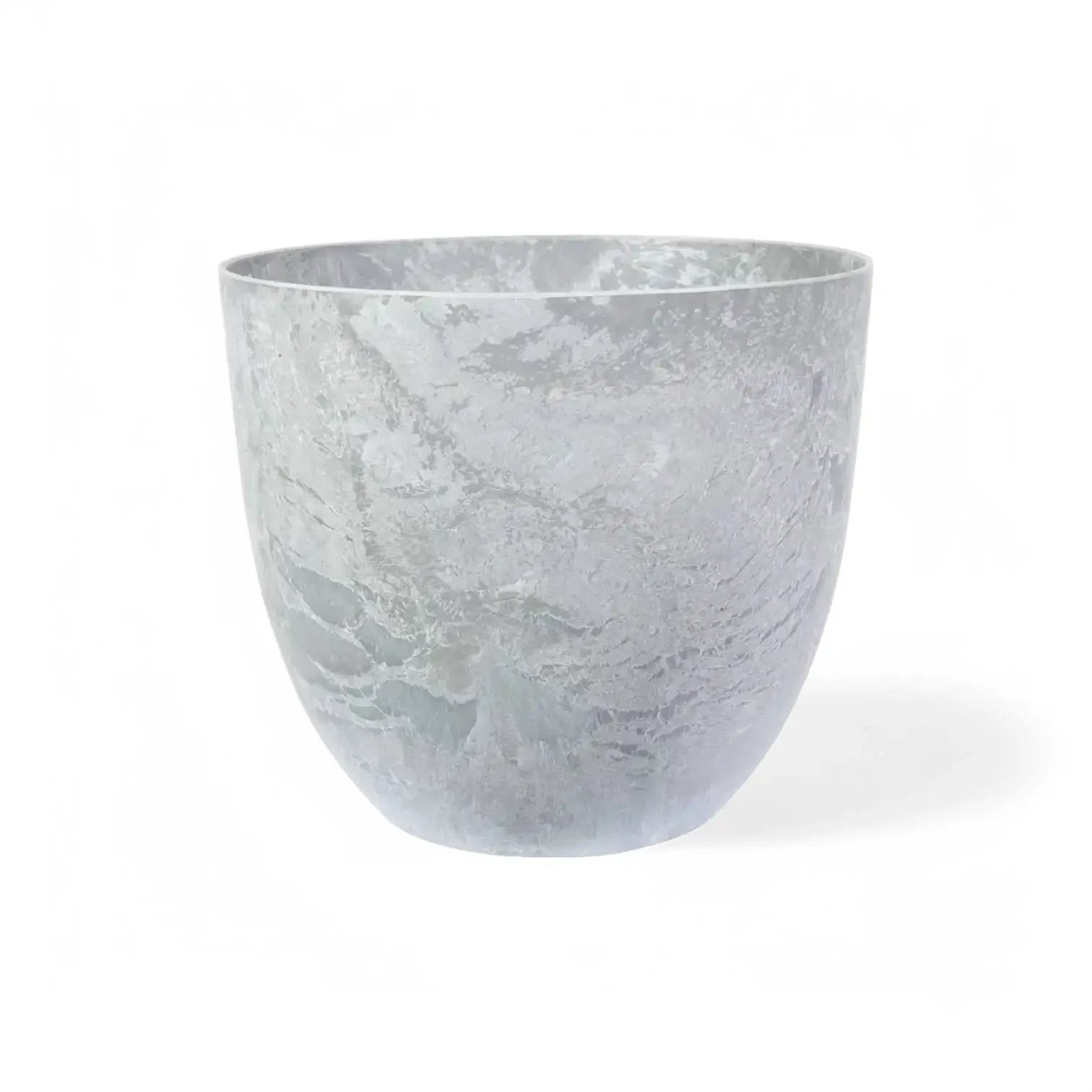 Artstone Pot 'Bola' on white background.