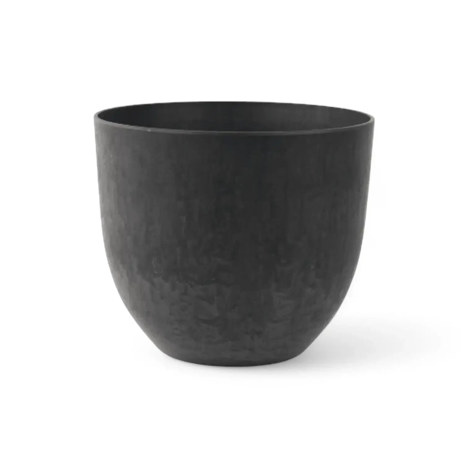 Artstone Pot 'Bola' on white background.