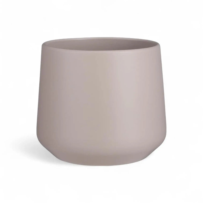 Planter 'Amber' on white background.