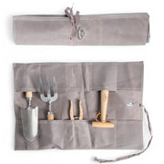 Rolltasche aus gewachstem Canvas – Haupt-Produktfoto auf weißem Hintergrund.