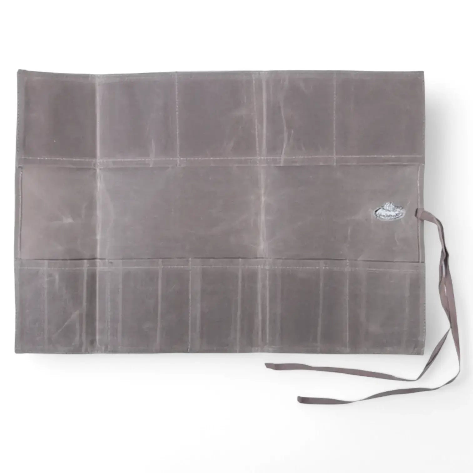 Rolltasche aus gewachstem Canvas auf weißem Hintergrund, Produktfoto 2.