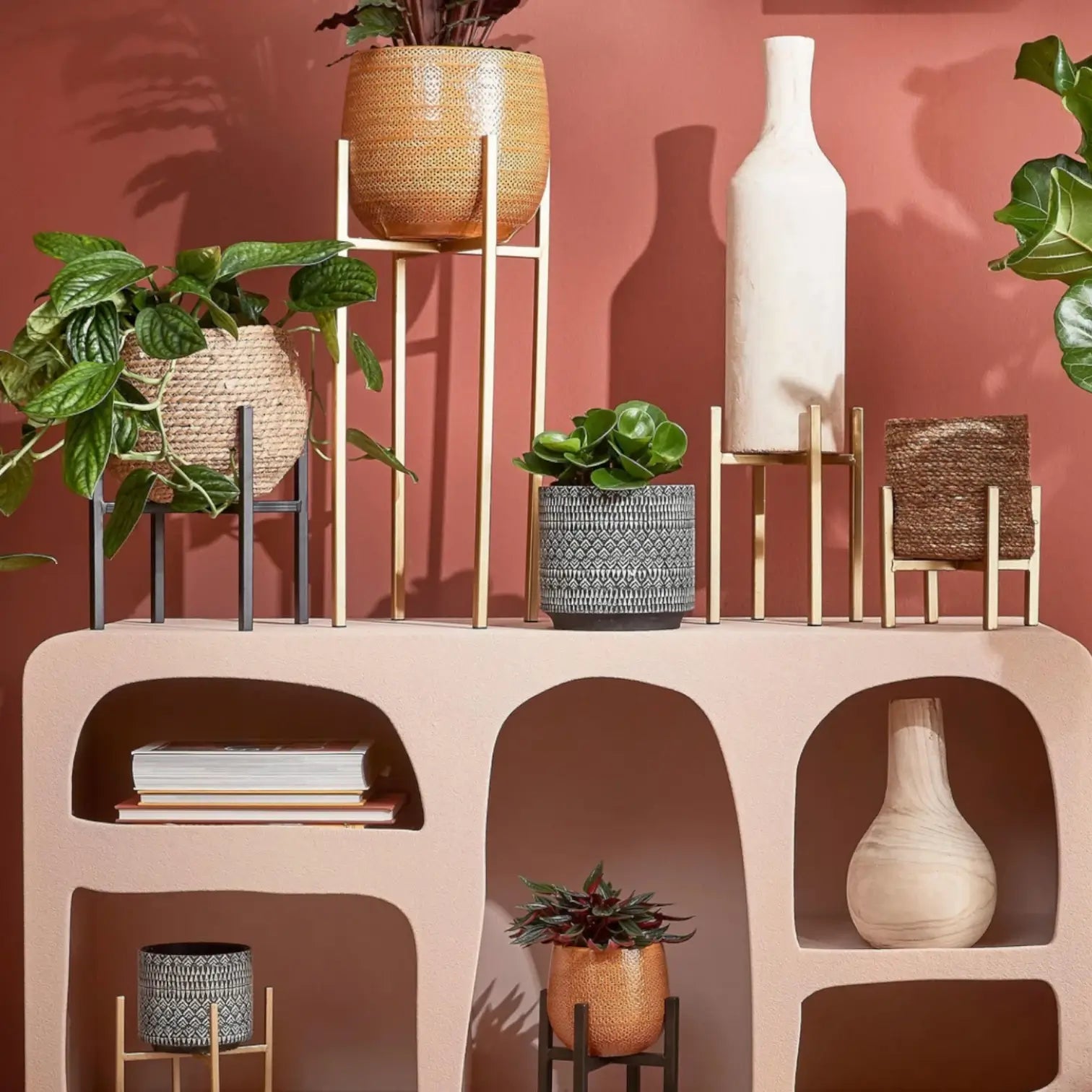 Pflanzenständer 'Scott' Hauptproduktfoto vor weißem Hintergrund.