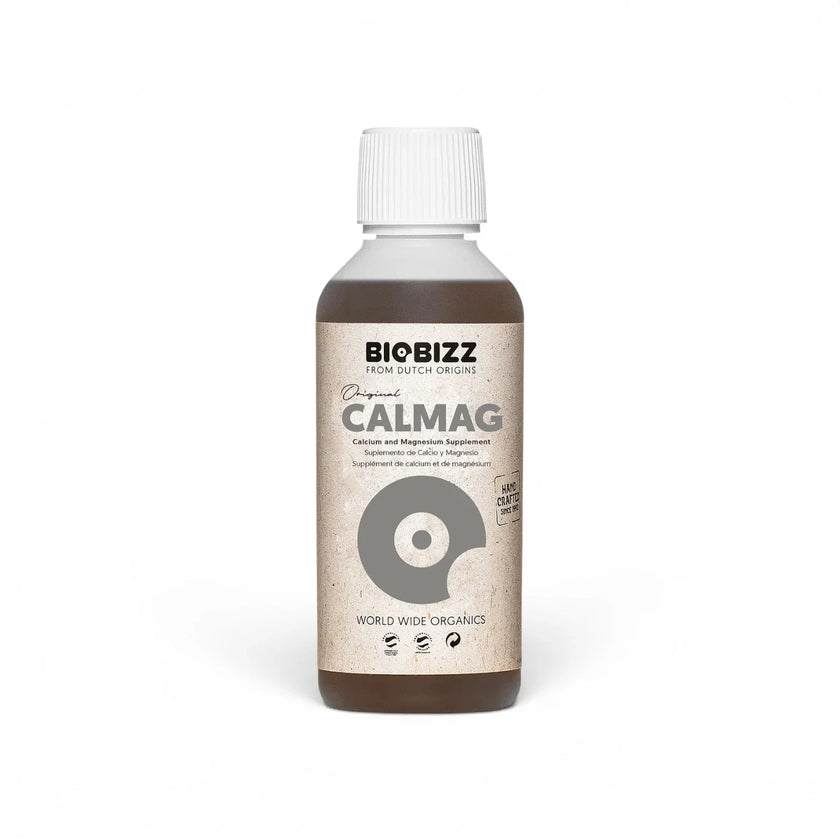 Biobizz Calmag 250 ml bottle on a white background